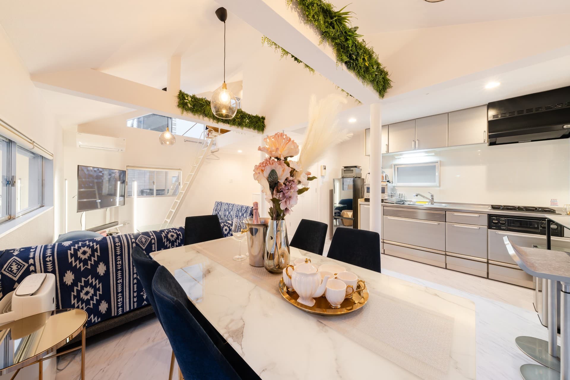 Plat House Shirokanedai living area Netflix Disney Plus